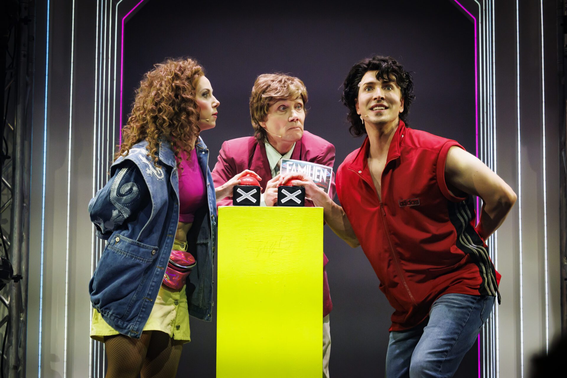 Oberaffengeil – Ein wilder Trip durch die 80er und 90er 12 Oberaffengeil c MorrisMacMatzen 1 | MUSICAL TODAY
