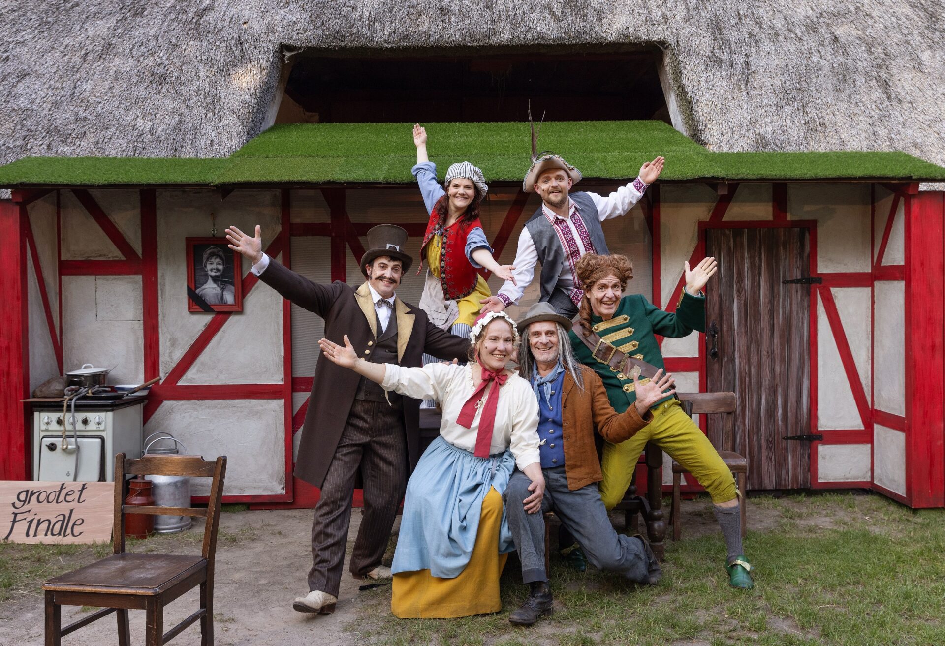 De Moorkatenoper Ensemble Foto Silke Winkler | MUSICAL TODAY