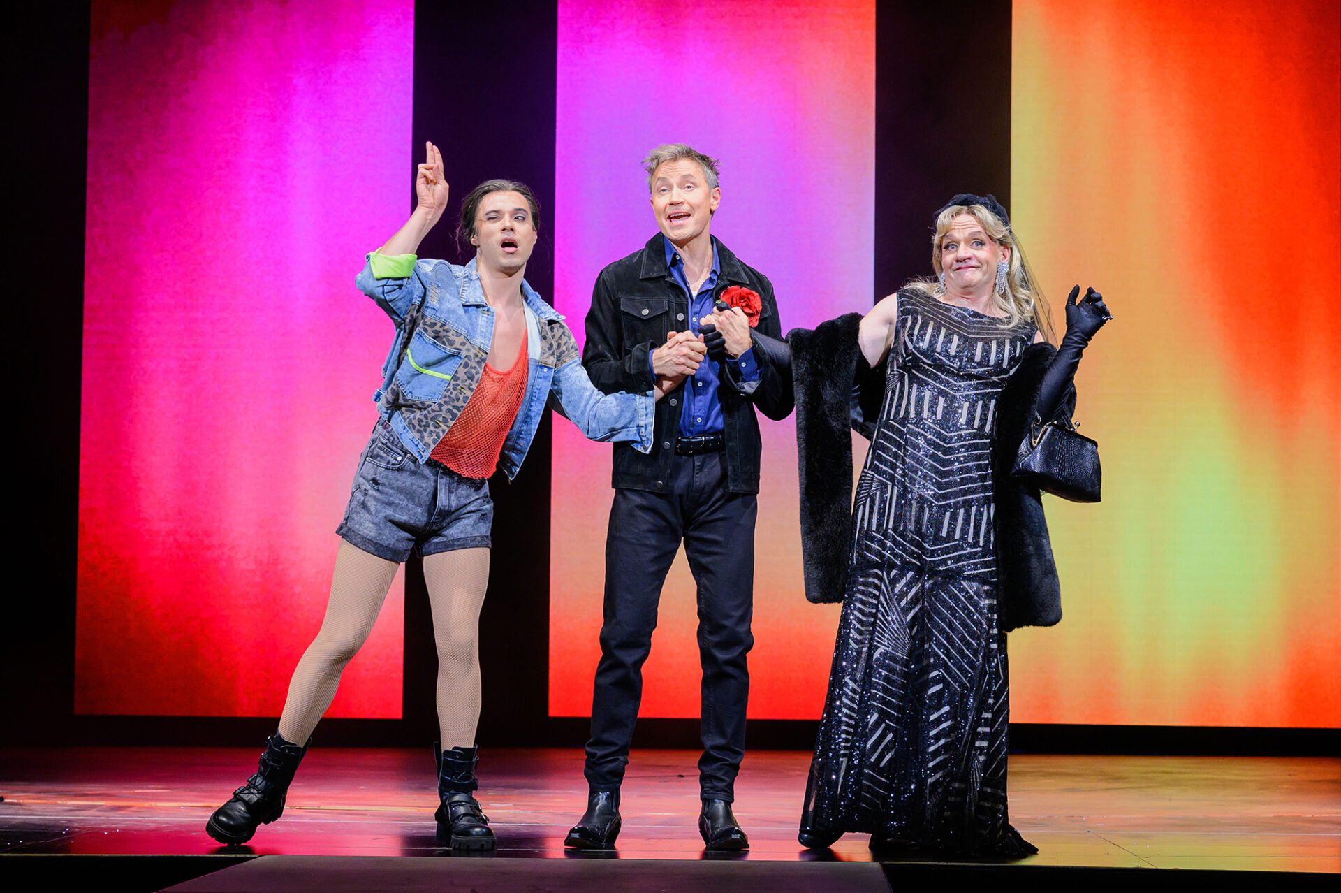 Priscilla – Queen of the Desert 8 010 Leon de Graaf Oliver Arno Marco Dott Priscilla SLT Tobias Witzgall LT2 3354 | MUSICAL TODAY