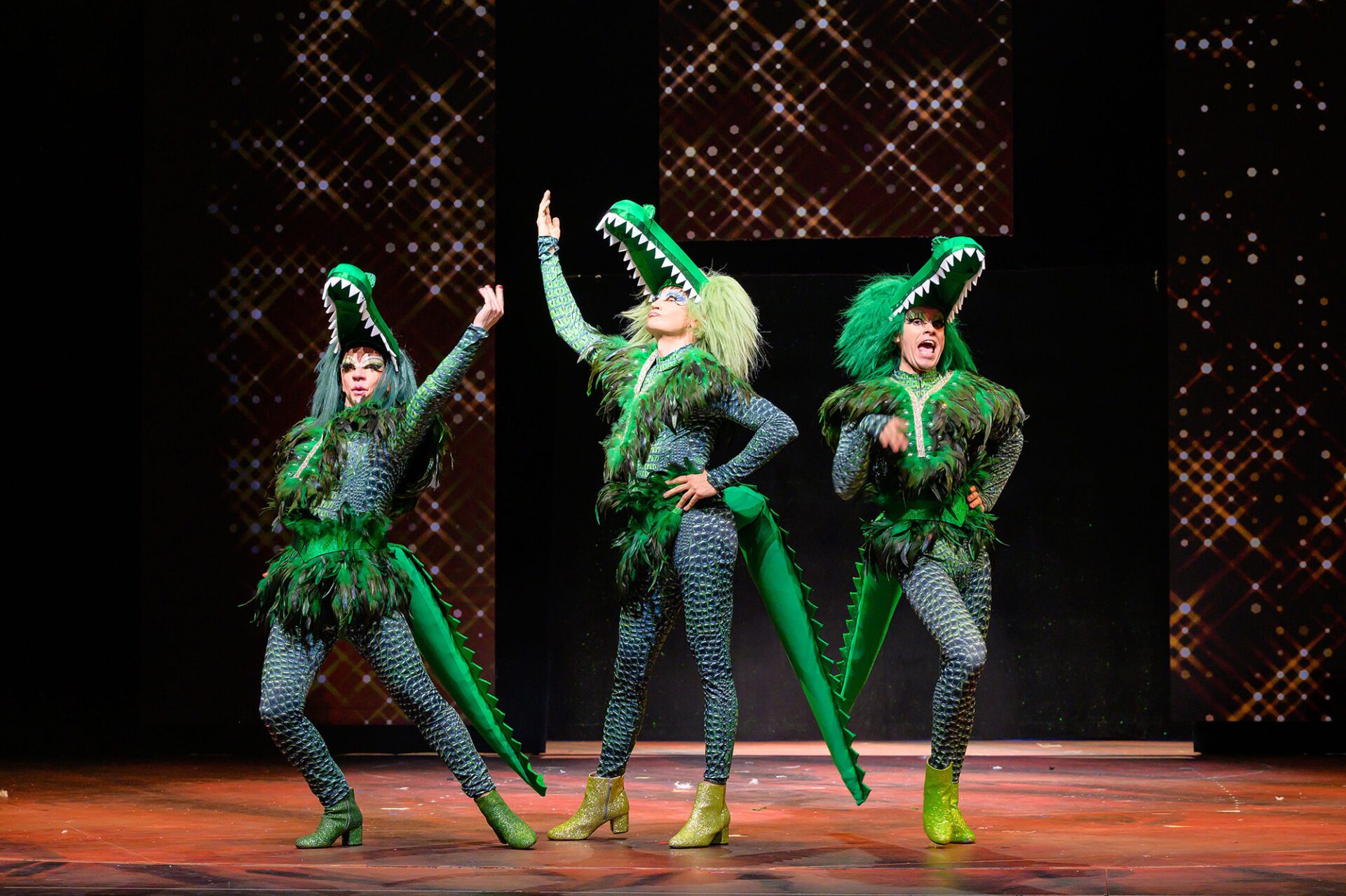 Priscilla – Queen of the Desert 10 036 Marco Dott Oliver Arno Leon de Graaf Priscilla SLT Tobias Witzgall LT1 8575 | MUSICAL TODAY
