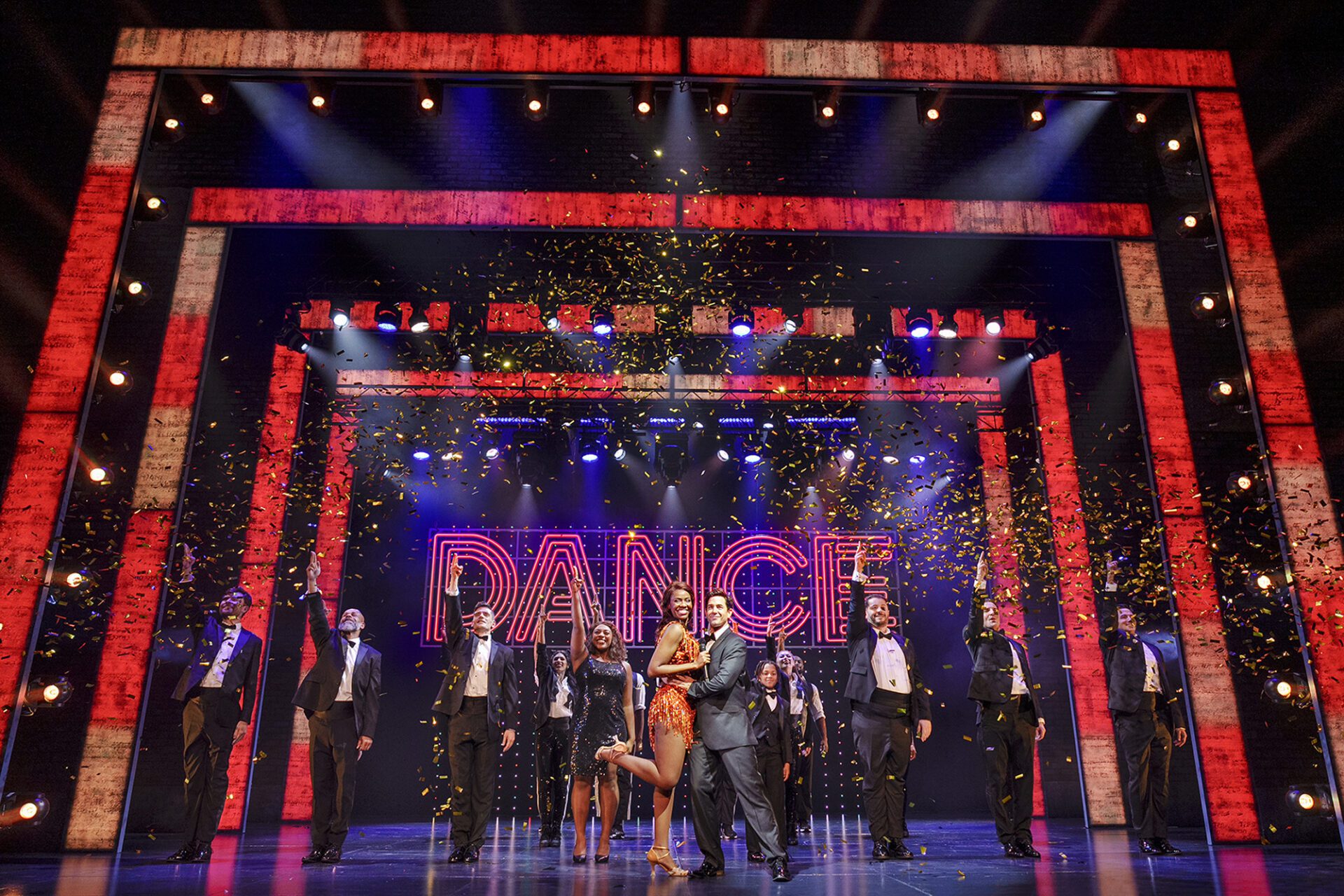 The Bodyguard – The Musical 8 10. Sidonie Smith Adam Garcia and Cast. Credit Paul Coltas | MUSICAL TODAY