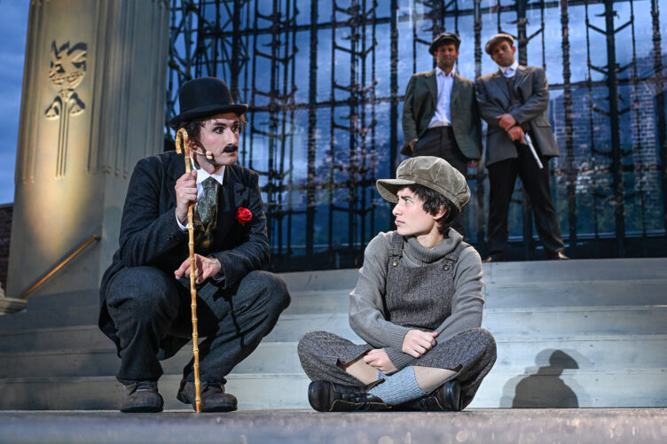Steven Armin Novak als Chaplin im Film Das Kind c Tino Kratochvil | MUSICAL TODAY