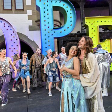 TMF0330 | MUSICAL TODAY