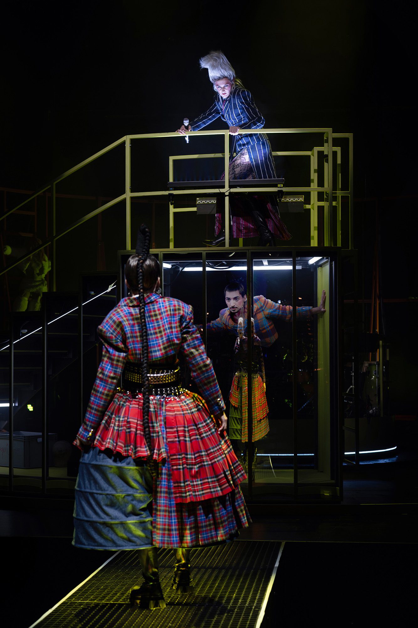 Slippery Slope – Fast ein Musical 7 Media Image1