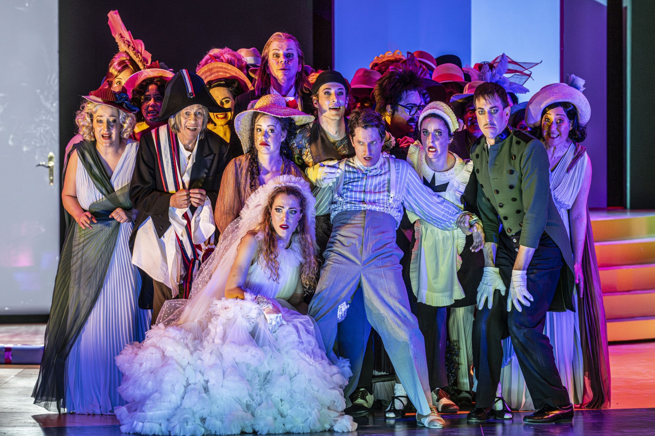 Pferd frisst Hut 9 Media Image3