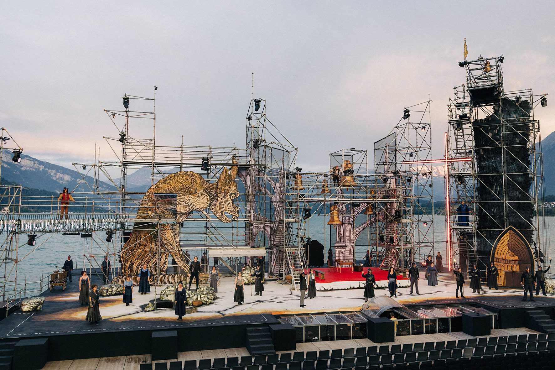 Disneys Der Glöckner von Notre Dame – Das Musical 8 Media Image2