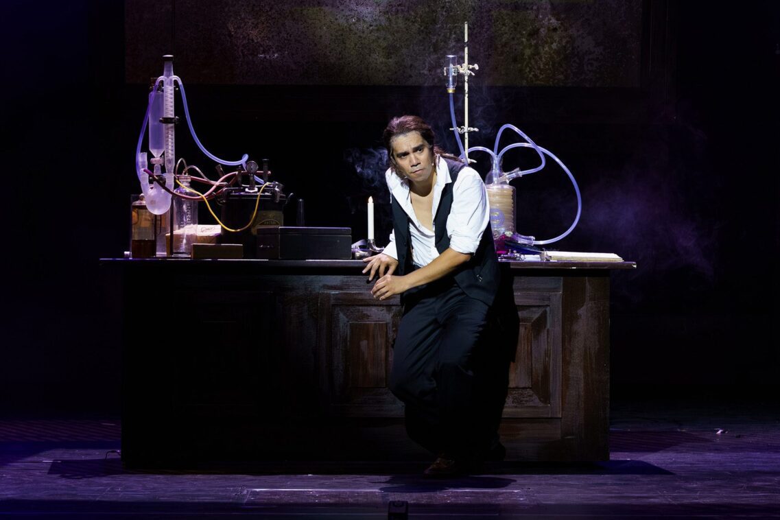 Jekyll & Hyde 5 4238 jekyll tim speckhardt cpeteremig e1759275095133 | MUSICAL TODAY