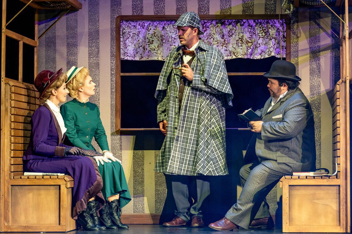 DER MANN DER SHERLOCK HOLMES WAR Christine Owen Lena Poppe Michael Rapke Tobias Amadeus Schoener Foto Ray Behringer | MUSICAL TODAY