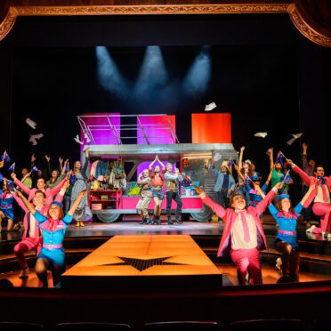 014 Ensemble Priscilla SLT Tobias Witzgall LT2 3418 | MUSICAL TODAY