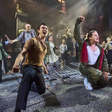 SFS EVITA Til Ormeloh Che Ensemble Buergerchor | MUSICAL TODAY