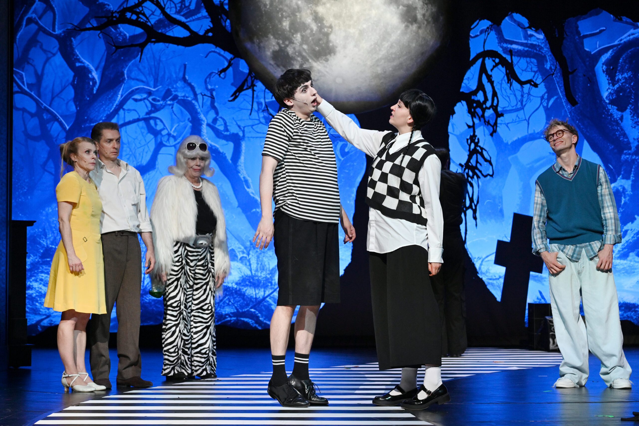 Die Addams Family 9 Media Image3