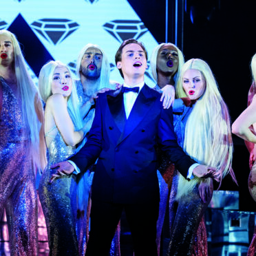 ROCK ME AMADEUS Moritz MausserHans Ensemble © VBW Deen van Meer 2 | MUSICAL TODAY