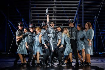 Chicago 10 CHICAGO © Tim Mueller 9 | MUSICAL TODAY