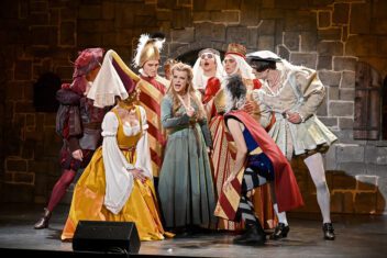 Theater Baden Baden ONCE UPON A MATTRESSE Gruppenbild2 Foto Jochen Klenk | MUSICAL TODAY