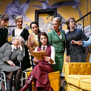 Die acht Frauen 11 Pressefotos Die acht Frauen 1 quer Die acht Frauen | MUSICAL TODAY