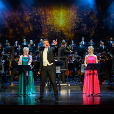 017 Luke Sinclair und Ensemble Not the Messiah Foto Christian Krautzberger LT1 8395 | MUSICAL TODAY