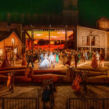 Oklahoma! 5 13 TM Oklahoma Sabrina Weckerlin Nicky Wuchinger Ensemble HPO 338 c Andreas Lander | MUSICAL TODAY