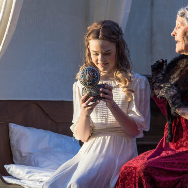 Anni Happrich als junge Anja und Irmgard Kuehnle Lang als Zarenmutter | MUSICAL TODAY