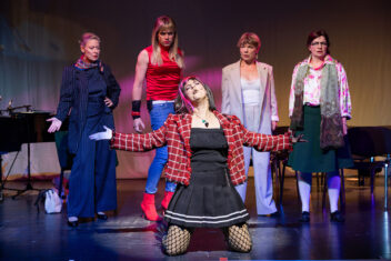 Maennerbeschaffungsmassnahmen c Kammertheater Karlsruhe 4 komprimiert | MUSICAL TODAY